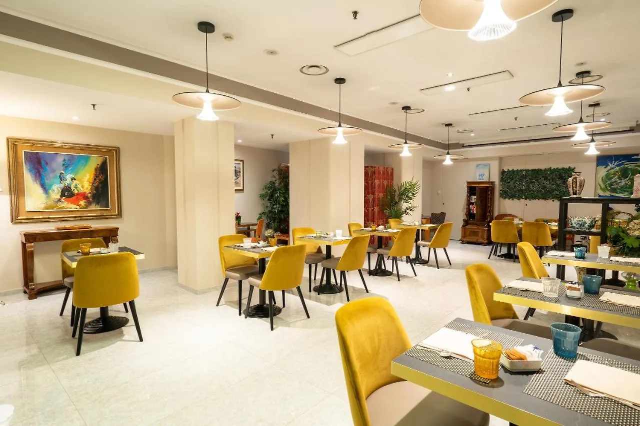 Hotel Regina Milano 4*,  İtalya