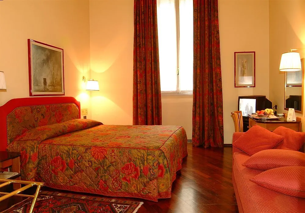 Hotel Regina Milano 4*,  İtalya